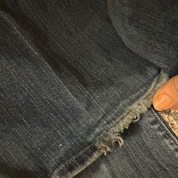 Lucky Brand button flu boot cut jeans size 8 inseam is 29” good condition - Picture 8 of 8